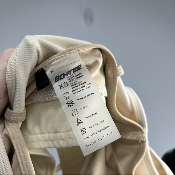 Bo+Tee Layered Keyhole Sports Bra Athletic Top Workout Tank Cream Size XS - Picture 14 of 15